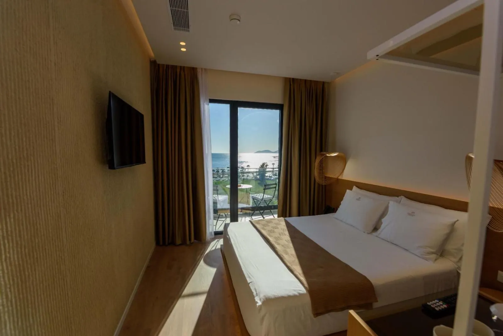 Mahoro Boutique Hotel Avlonya 4*,